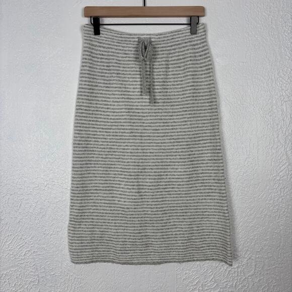 J. Crew Striped Sweater Skirt in Extra Soft Yarn NWT Size Small - Picture 2 of 5